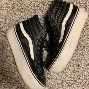 Old School Platform Vans ⚪️⚫️